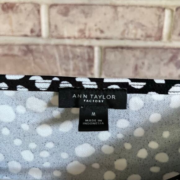 Ann Taylor Polka Dot Black Long Sleeve Top with Bell Sleeves Size Medium (L448) - Picture 5 of 5